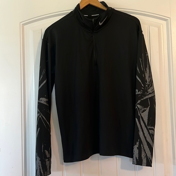 NIKE dry Fit 1/4 zip Running Long Sleeve Shirt Thumb holes Medium - Picture 1 of 5